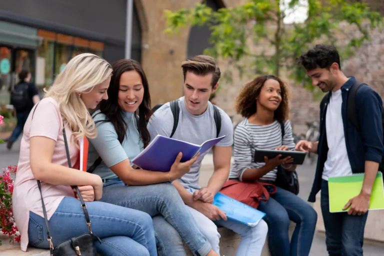 5 Benefits of Studying Abroad